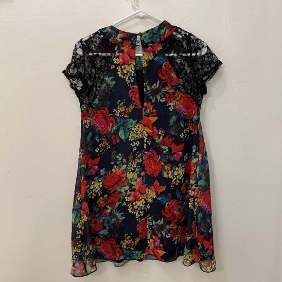 Floral dress black underlay - Picture 3 of 5